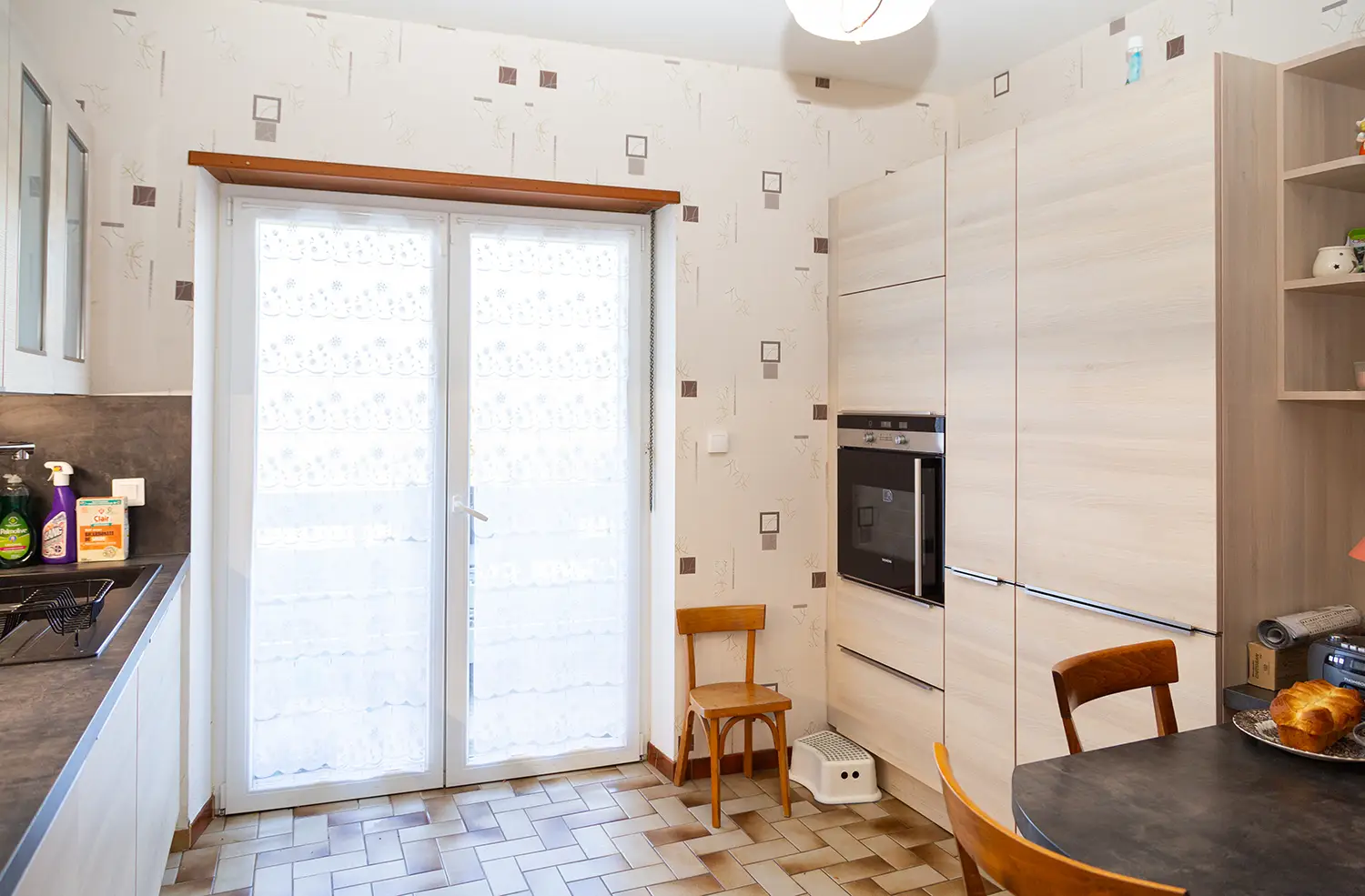 Maison bi-famille Bust viager cuisine 1b