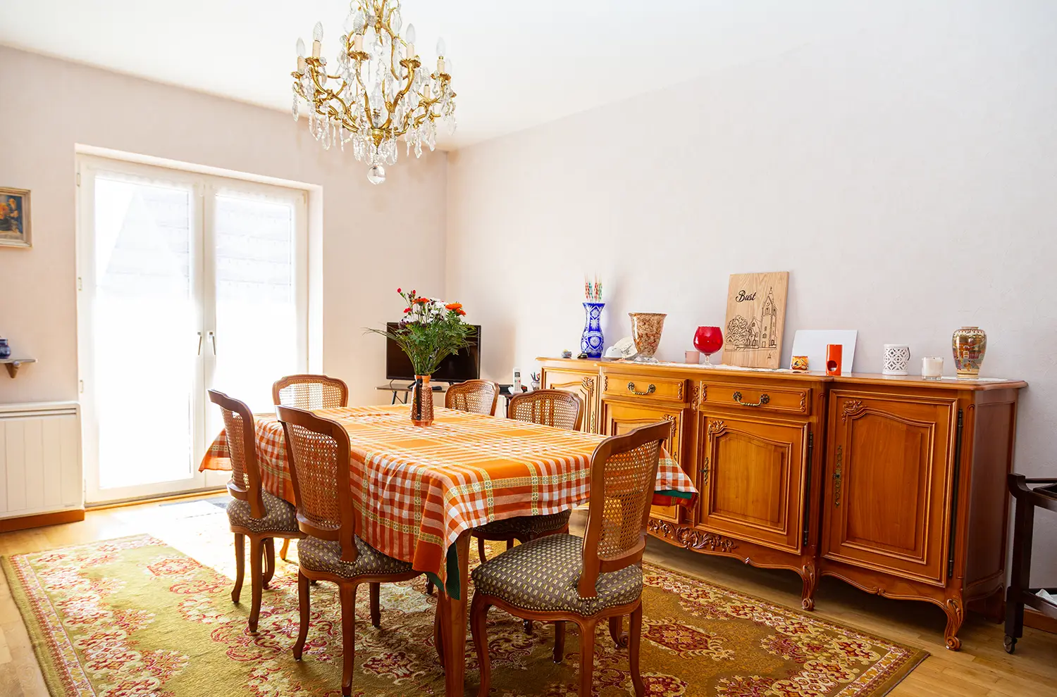 Maison bi-famille Bust viager séjour 1