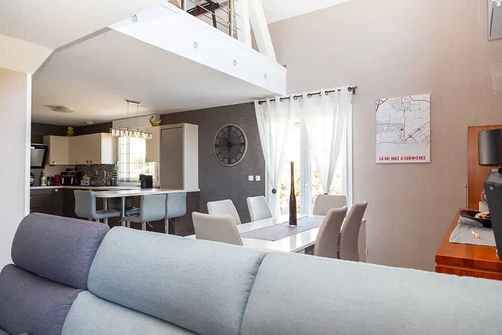 Maison viager occupé sans rente Dangolsheim - libre dans 15 ans Maison récente en viager occupé Dangolsheim salon sejour cuisine