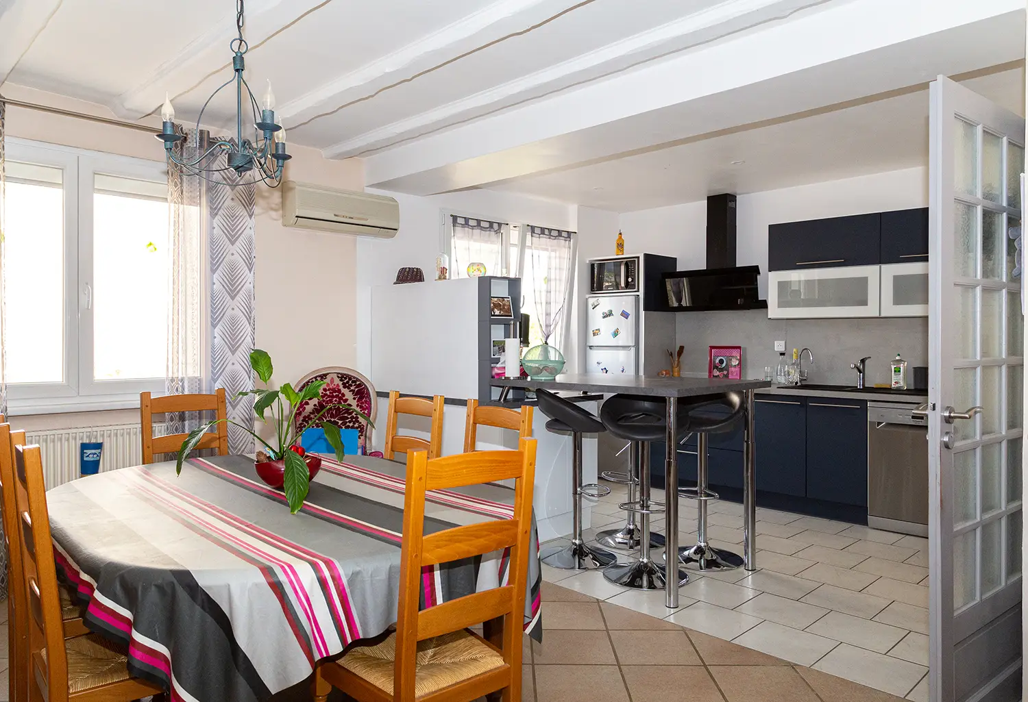 Maison familiale en viager occupé à Wintzenheim, aux portes de Colmar (68) Viager occupé Wintzenheim cuisine vue 2